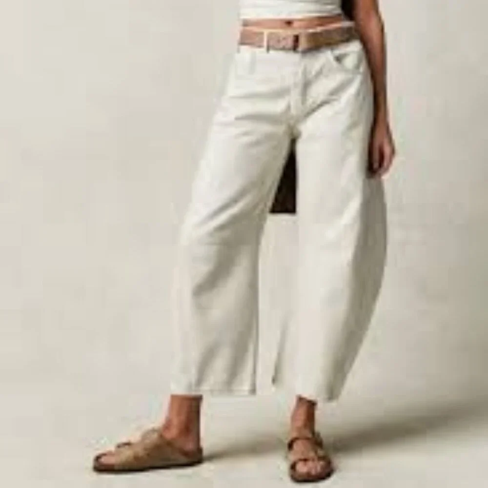 NWT- MID-RISE CURVED LEG BARREL JEANS - Picture 2 of 5